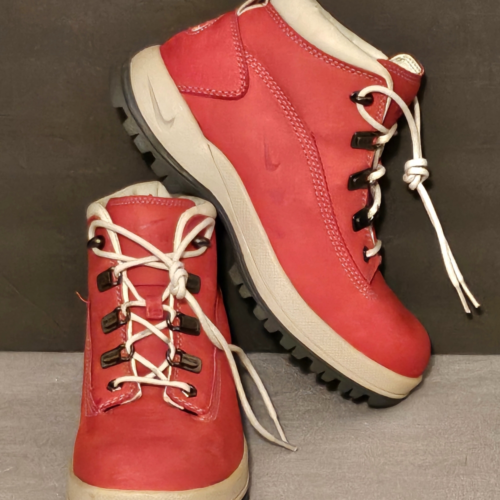 Vintage (2002) Nike ACG Hiking Boots, Wns 9, Red/White. VG Pre-owned Cond.